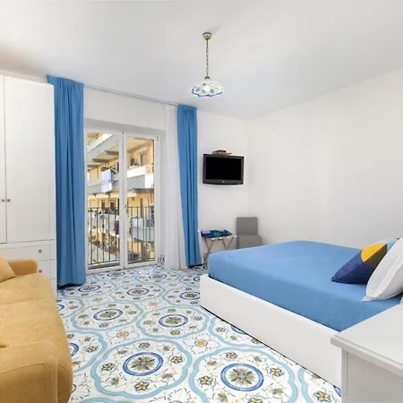 Гостьовий будинок Millie 4*