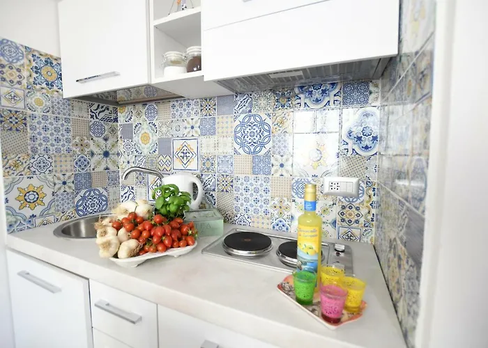 Millie Konukevi Sorrento